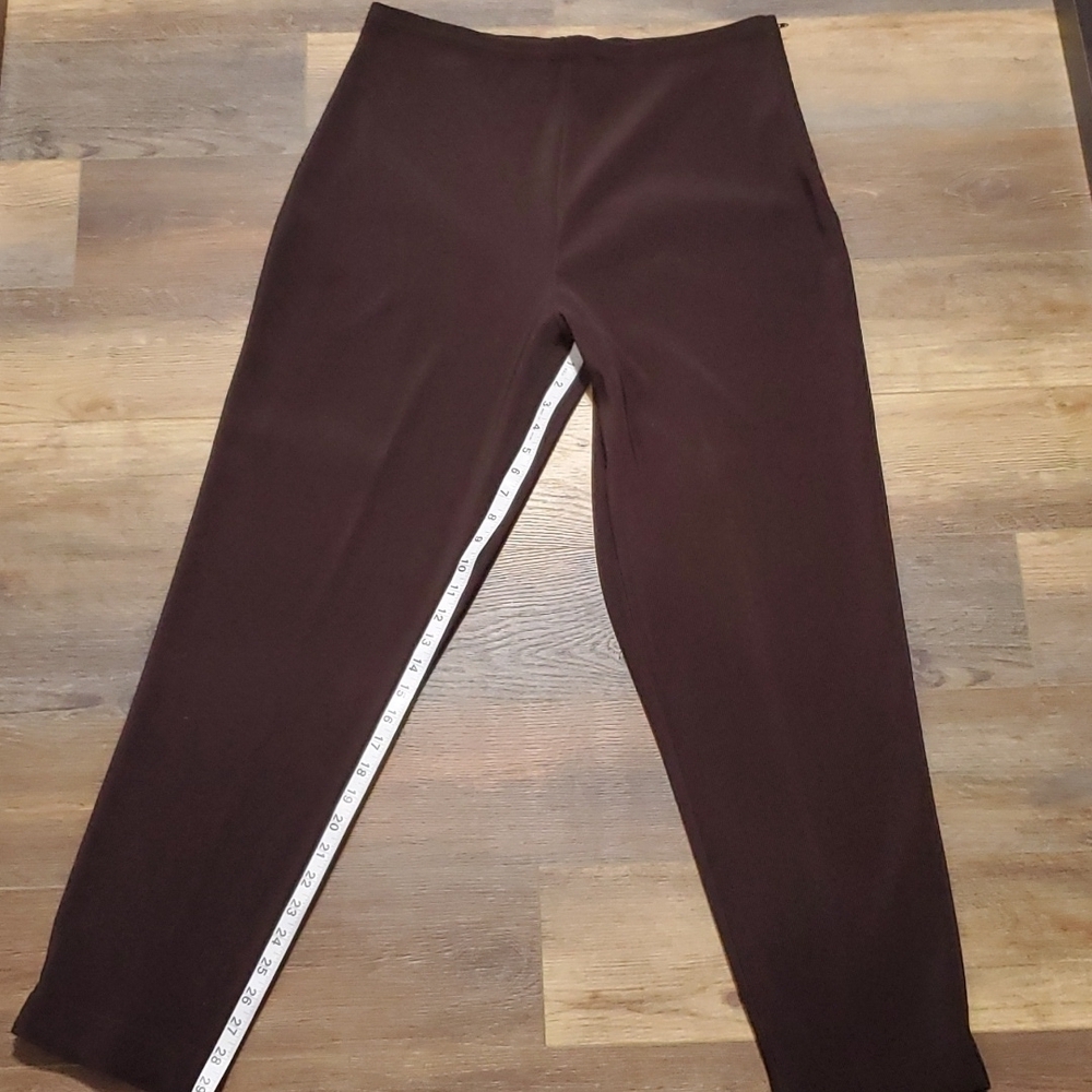 Real clothes Saks Fifth Avenue ribbed chocolate brown pants 👖